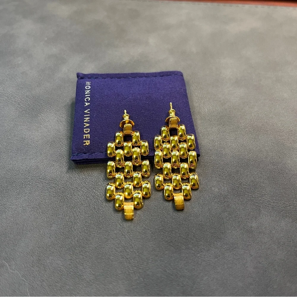 NIB Monica Vinader Heirloom Chain Earrings 18K Gold Vermeil Statement Classic - Picture 3 of 8